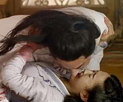 赵丽颖床戏吻戏脱戏,床戏吻戏脱戏，情感纠葛引观众热议