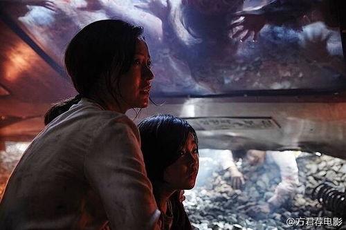 韩国丧尸电影釜山行,末世求生，人性与丧尸的生死较量