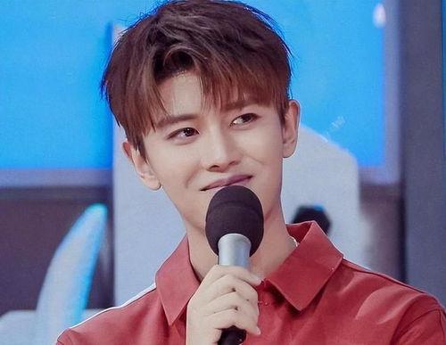 今日吃瓜爆料任嘉伦图片,颜值与实力并存！