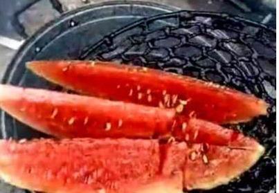 黑瓜能用水煮开吃吗视频,黑瓜水煮开吃，揭秘神秘食材的烹饪奥秘