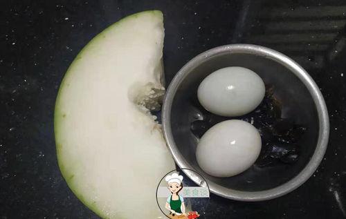 黑瓜能用水煮开吃吗视频,黑瓜水煮开吃，揭秘神秘食材的烹饪奥秘