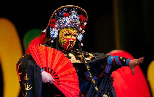 变脸韩国,传统与现代的交融演绎