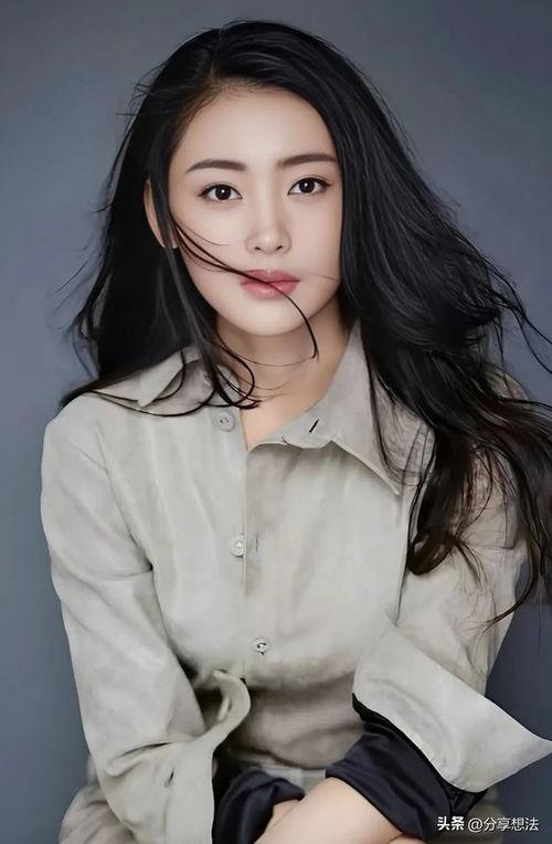 张天爱图片,光影交织下的时尚女神