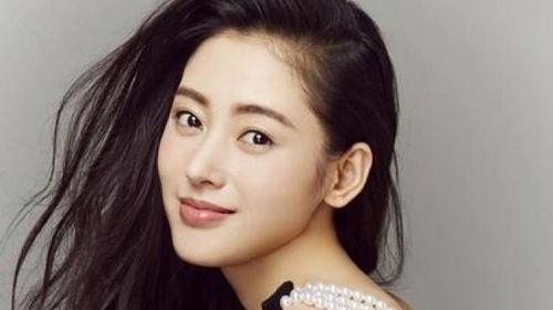 张天爱图片,光影交织下的时尚女神