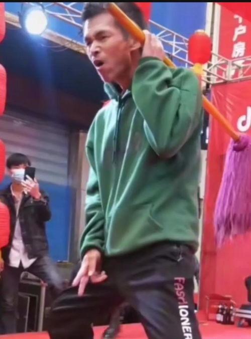 刘东立跳舞视频,一段舞蹈视频的精彩演绎