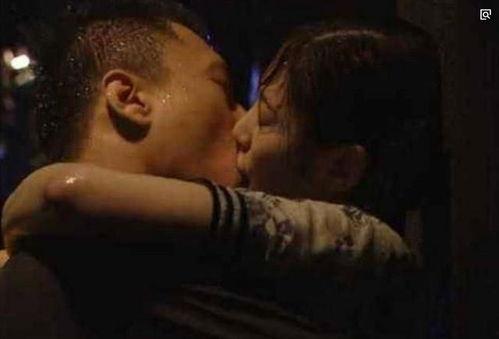 李小冉床吻戏,激情四溢的浪漫瞬间