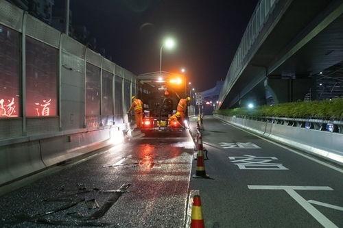 黑沥青路在线观看,在线揭秘惊悚悬疑之旅